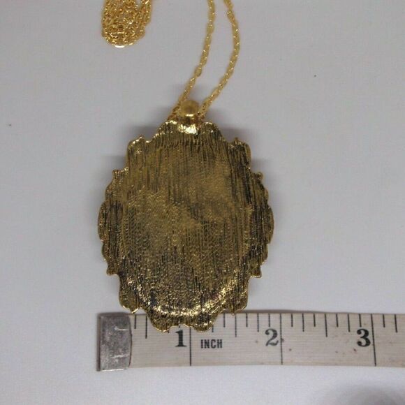 White Opal Aurora Borealis Cameo Necklace Wedding - Picture 7 of 7